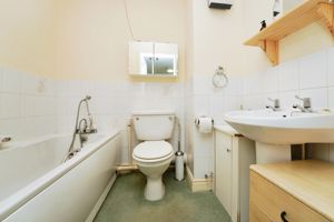 EN-SUITE BATHROOM- click for photo gallery